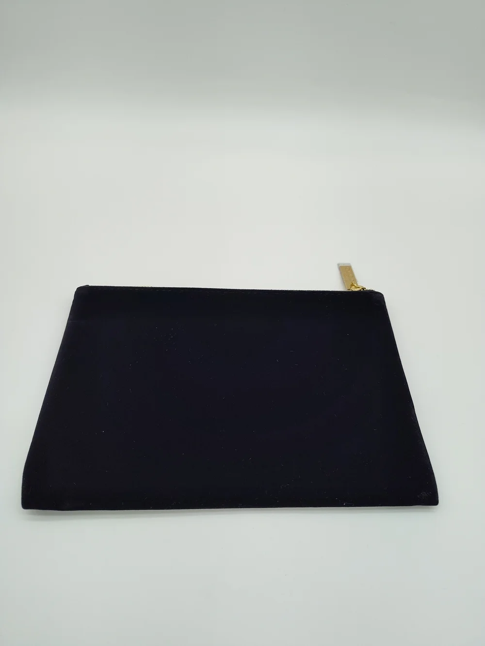 GUCCI Beauty Black Velvet Cosmetic Pouch Gold Zip Clutch Makeup Bag NIP